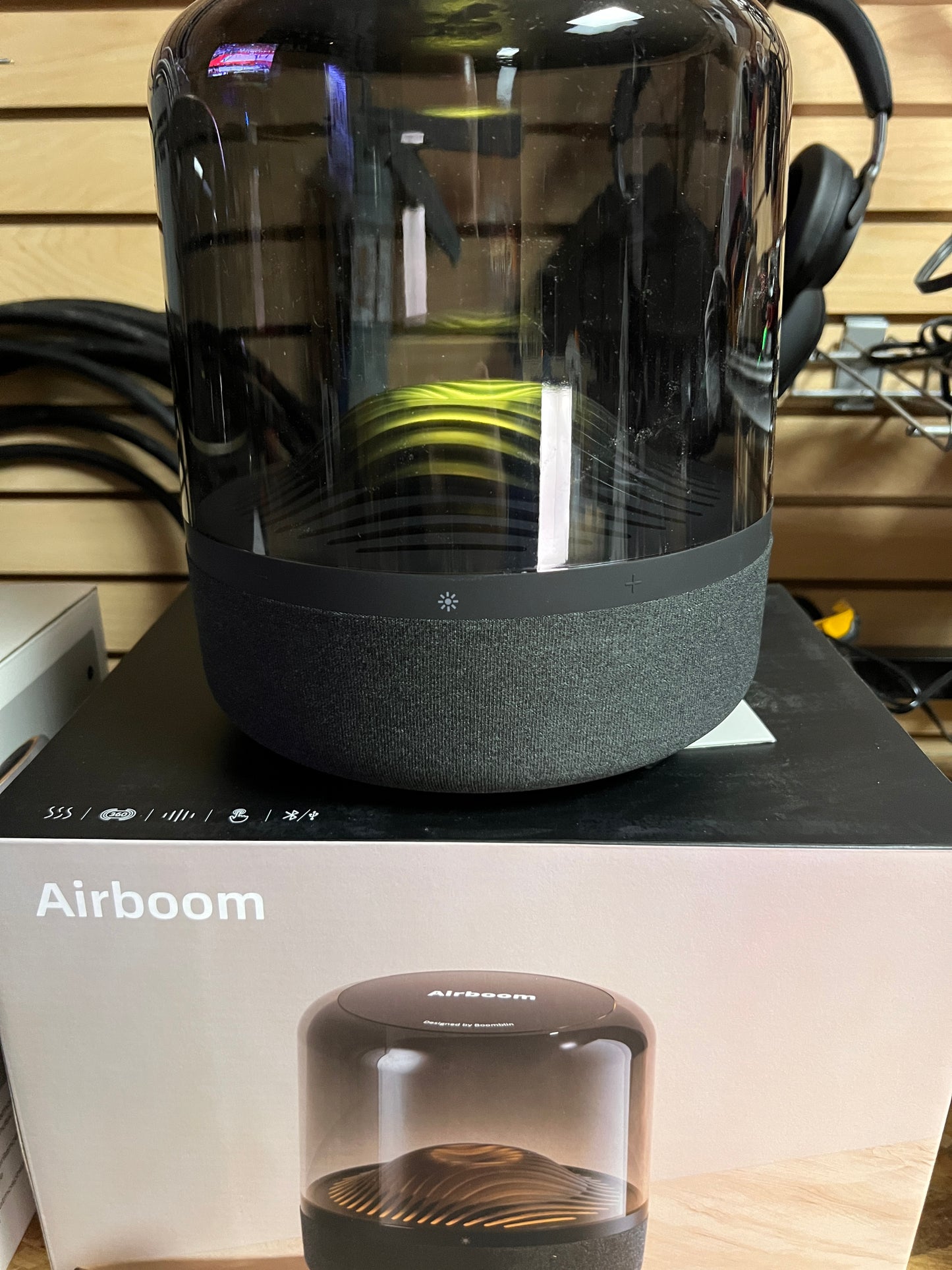 Airboom 360 degree Bluetooth speaker wired Aura style with subwoofer by Boomblin